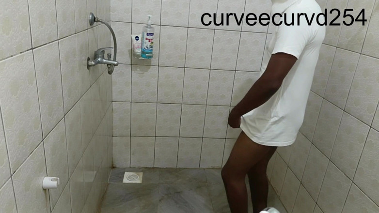 Curveecurvd254: Nos Mojamos Twerked Chupados Y Follados: Romance De Baño