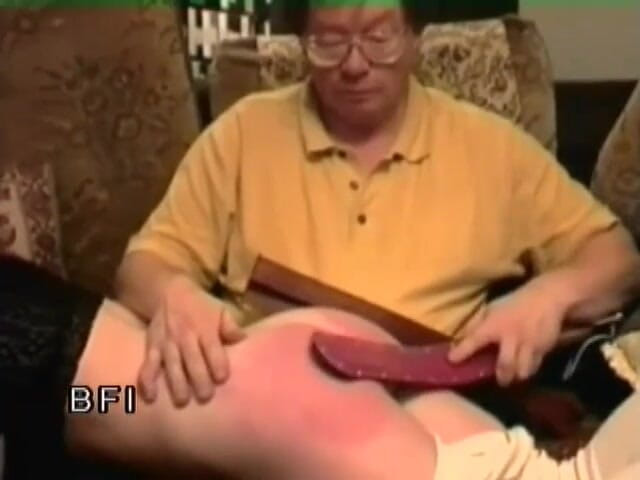 House of lords and mistresses in the spanking zone: Načapal a dostal výstřik 4