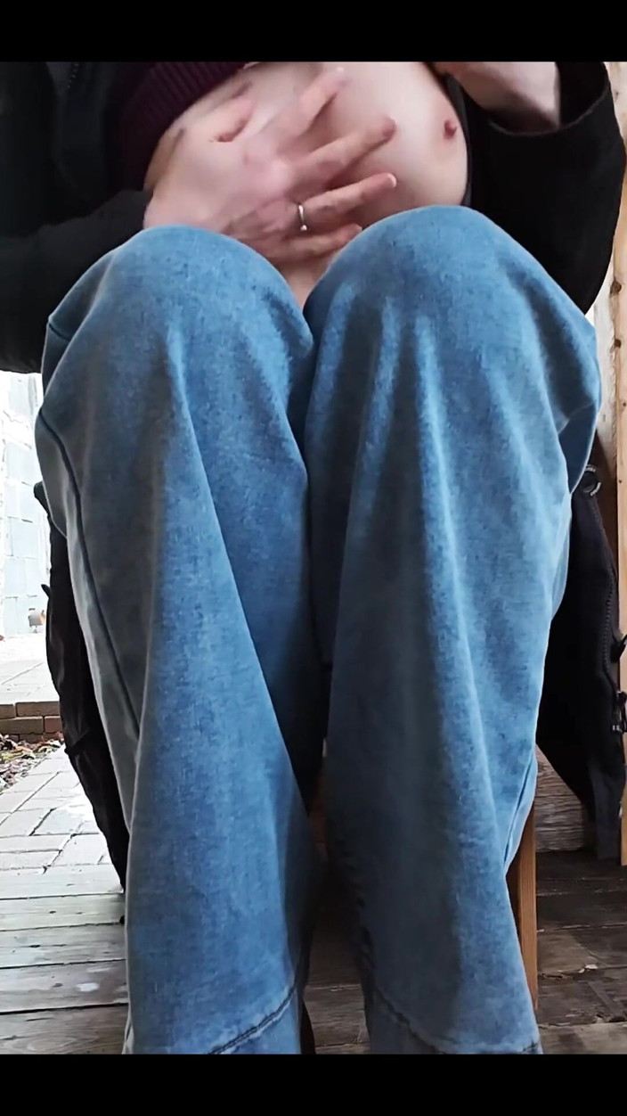 Lilux69: 내 젖꼭지가 얼마나 추운지 말해줘
