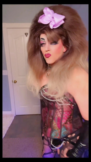Shelly Robertss: 喫煙フェチビッグヘア音楽コンピレーション