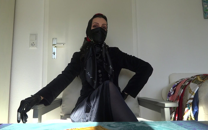 Lady Victoria Valente: Ziua fetișului cu mască cu ejaculare cu ejaculare!