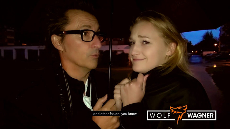 Wolf Wagner Com: Cute teen chick Scarlett Scott meets an older guy in...