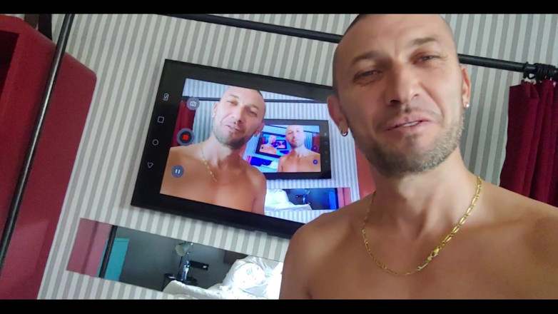 Boy jerking off: Duschzeit