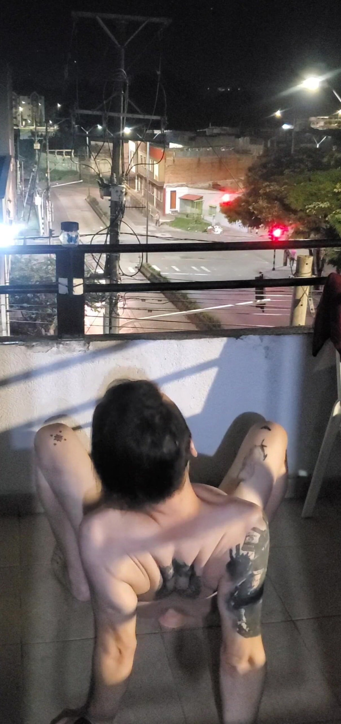 SlutClosetedfag: 더 많은 발코니 재미