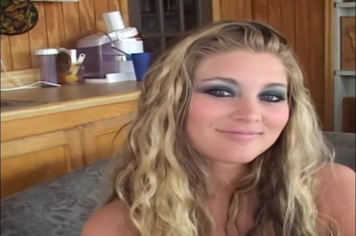 Chica Suicida DVD: F-Ing Teens  - Bailey