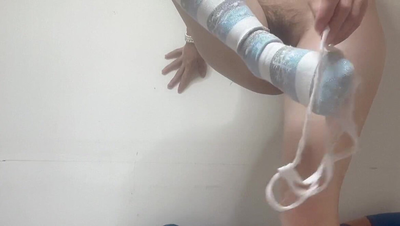 sweethanajapanese: La piccola figa della teen hana con una piccola figa...