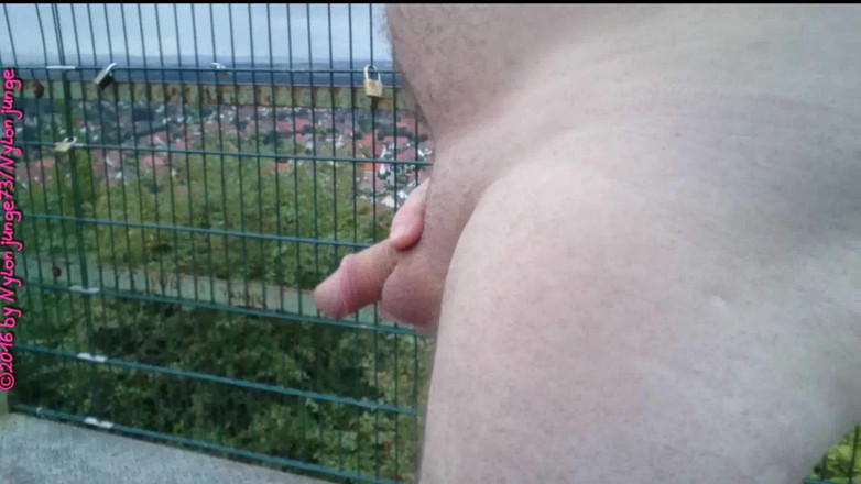 Carmen_Nylonjunge: Ejaculare excitată pe partea de sus a Seilbahnberg