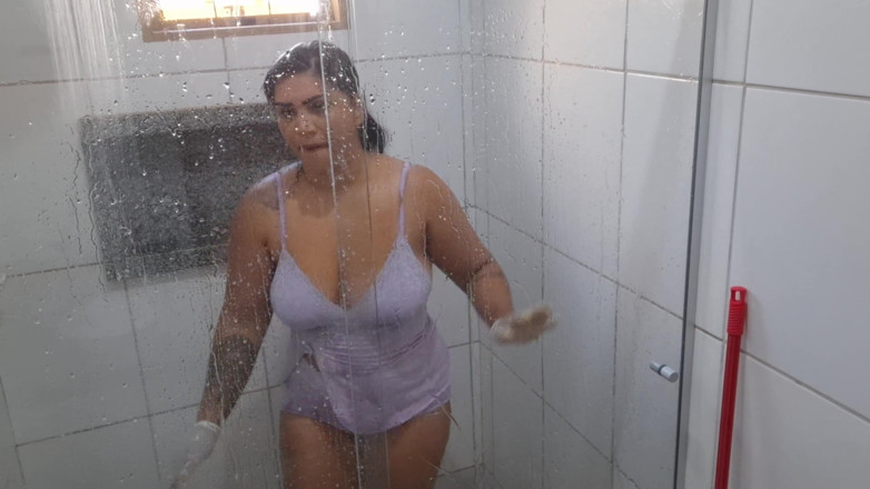 Casal Mattos: Bathroom Slut: My Sweaty Wife Shows off and Flashes Her...