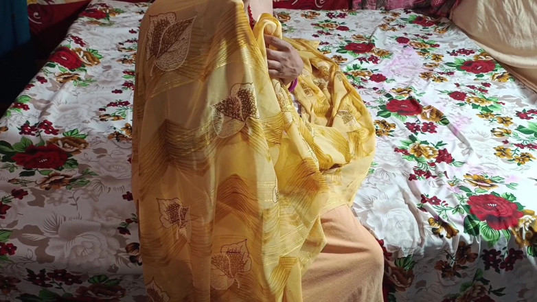 Lalita Singh: Schöne indische bhabhi pisst mit sex hindi Audio
