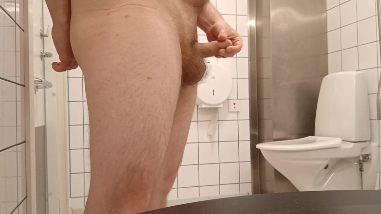 Ed Eden: Toilet Umum 4