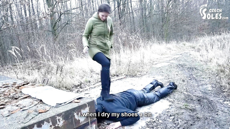 Czech Soles - foot fetish content: 젖탱이를 핥는 걸 좋아해