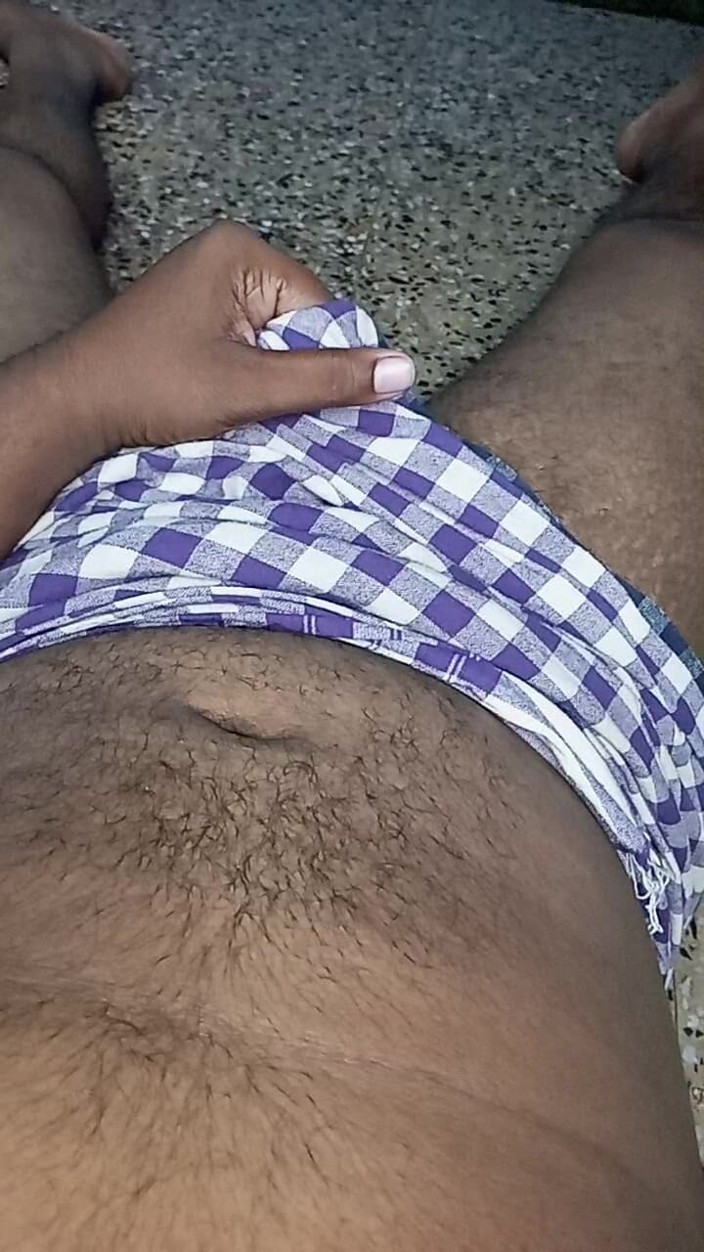 Sweet Indian cock: Bhabhi zuigt en likt mijn penis thuis