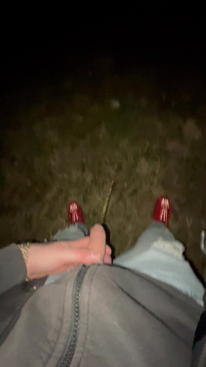 Fuck me raw bro: Piscio Im Wald
