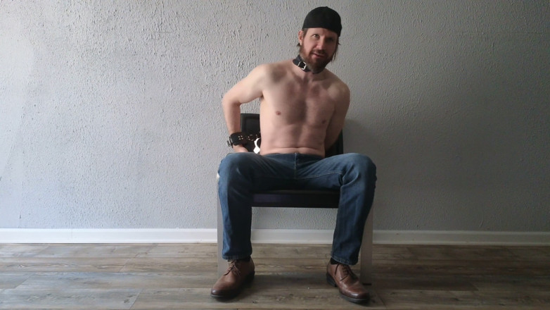 AlbinoAdonis: Bitte kaufe mich nicht - bondage und sexsklaven-brauch