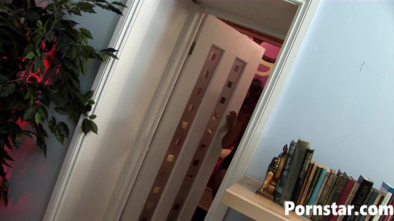 Pornstars: Sexy romana Ryder will, dass ein zerrissener hengst sie fickt