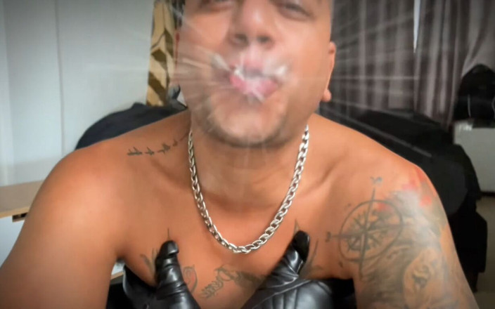 Smoker Master: रबर के जूते पीवीसी थूक अपमान