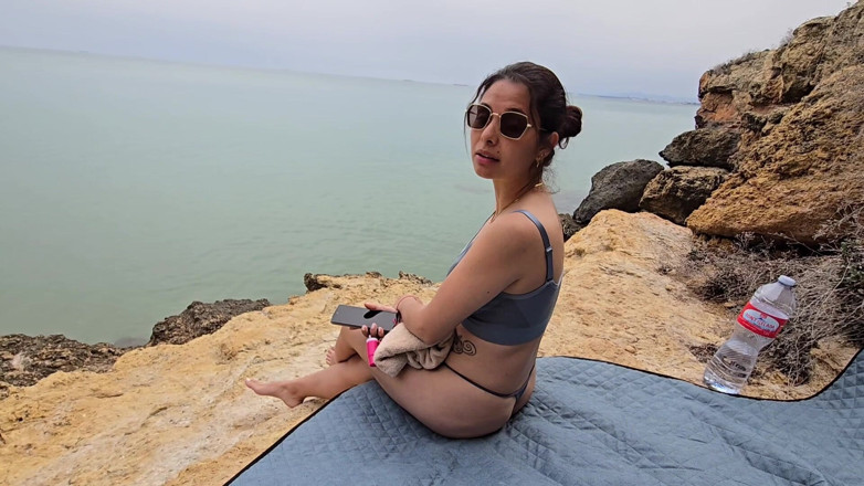 Passionsecret07: Najlepszy przyjaciel mojej dziewczyny zostaje zerżnięty na plaży