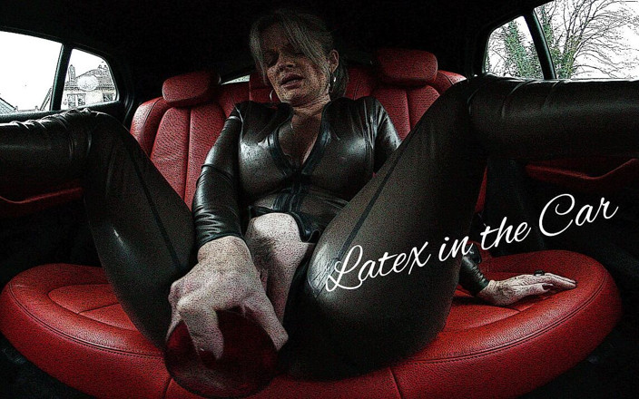 Sabdeluxe VR: Latex im auto