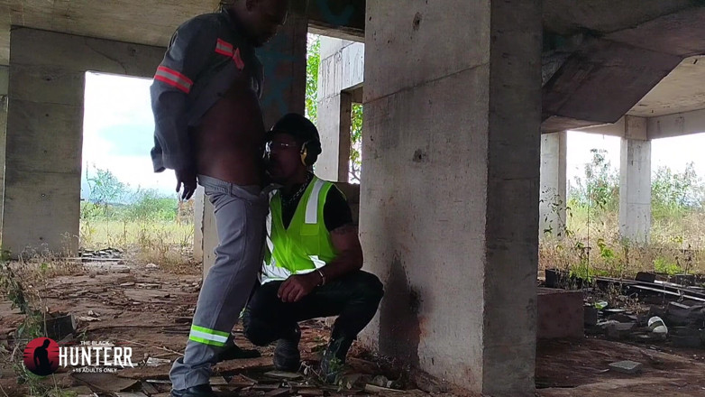 TheBlacKHunterr: In meinem Coga-Mund bei der Arbeit liebt er es