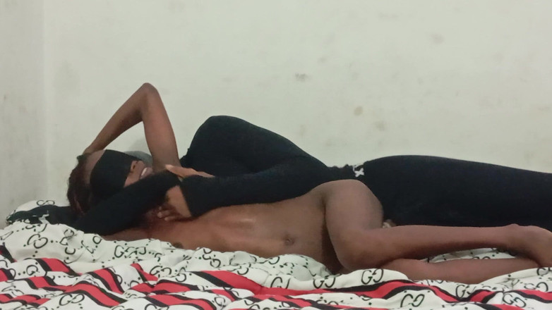Petite Erotic Africa: प्यारी चुदाई