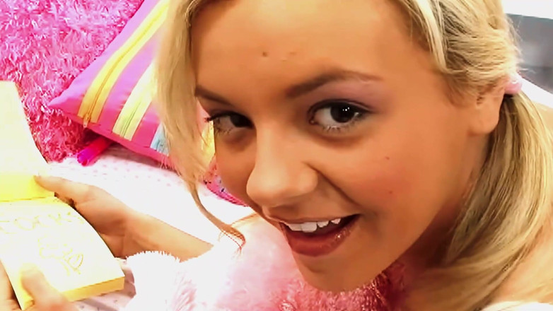 FapFlare: Bree Olson, blonde sexy, se fait remplir sa chatte rasée...