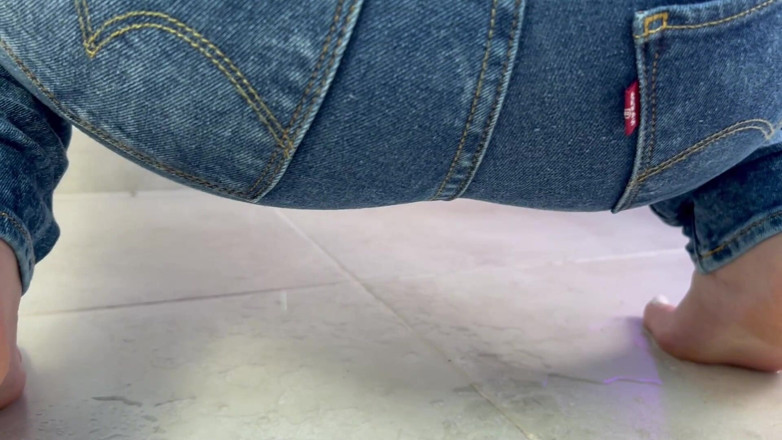 alejakink: Wet My Levi S Jeans Part 1