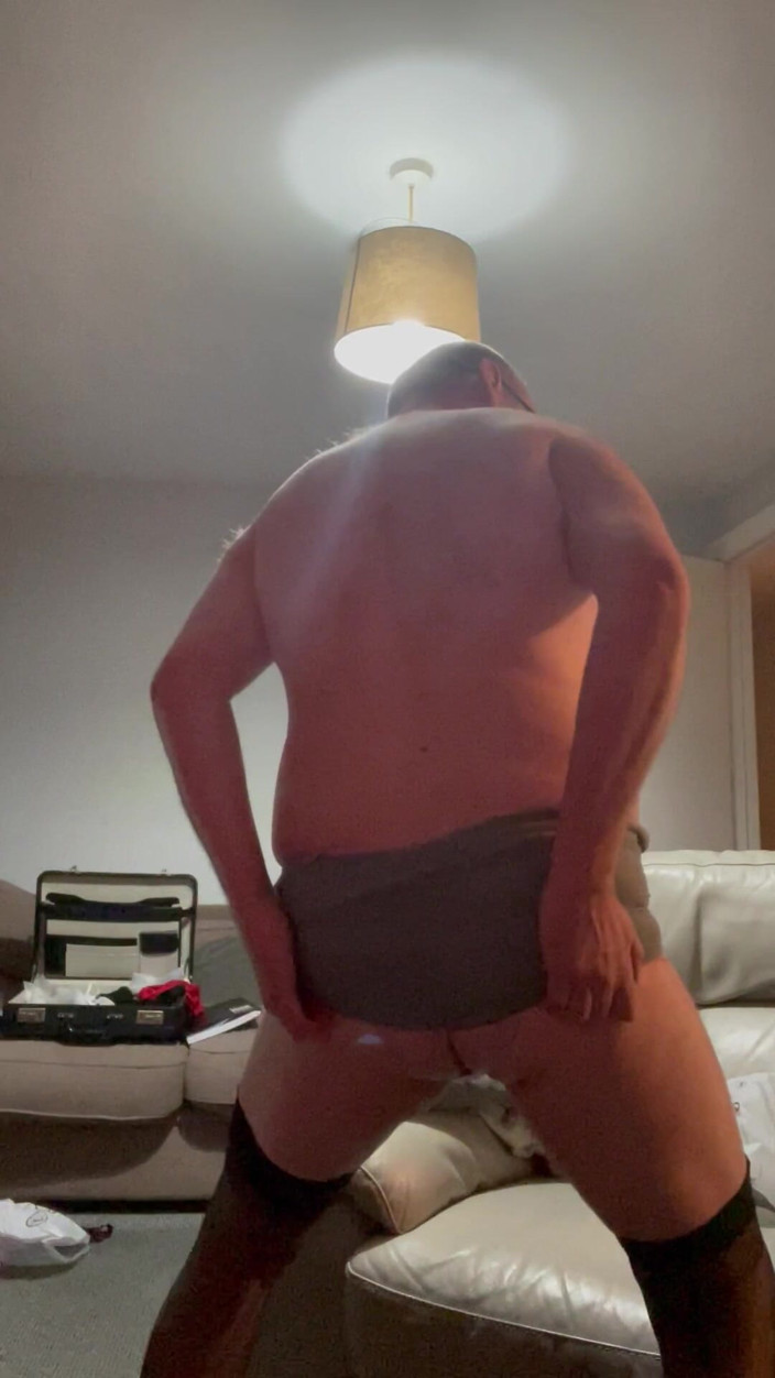 Ancient456: Com tesão cross dressing striptease