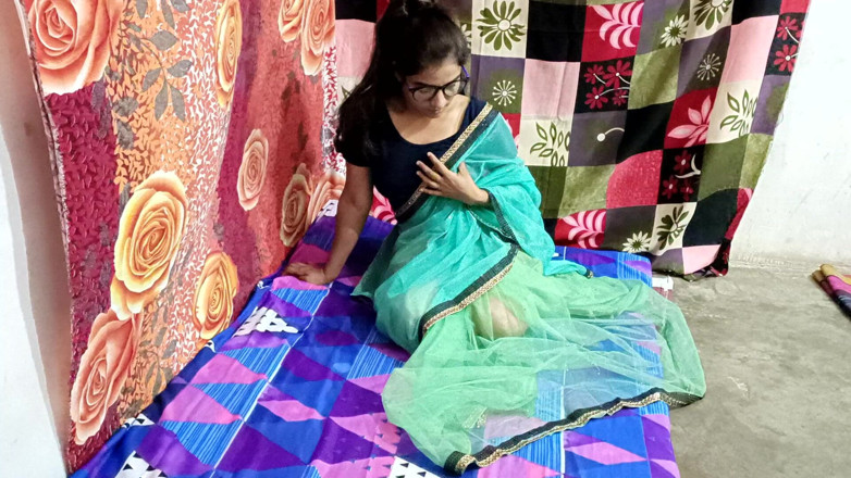 Marathi Queen F: Saree verde