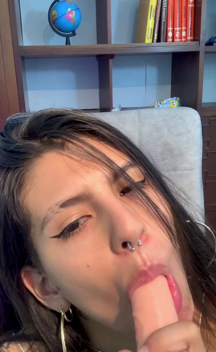 Raven_Star: Ein guter blowjob um den tag zu beginnen!