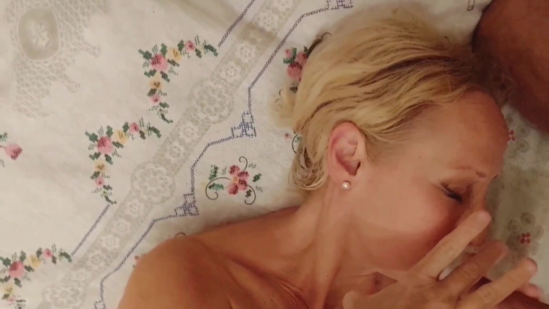 Selena701: Moglie Bionda Matura Amatoriale Si Diverte Con Il Feticismo per...