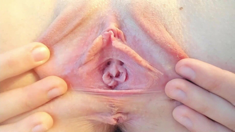 Skinny_lady69: Show béant en gros plan