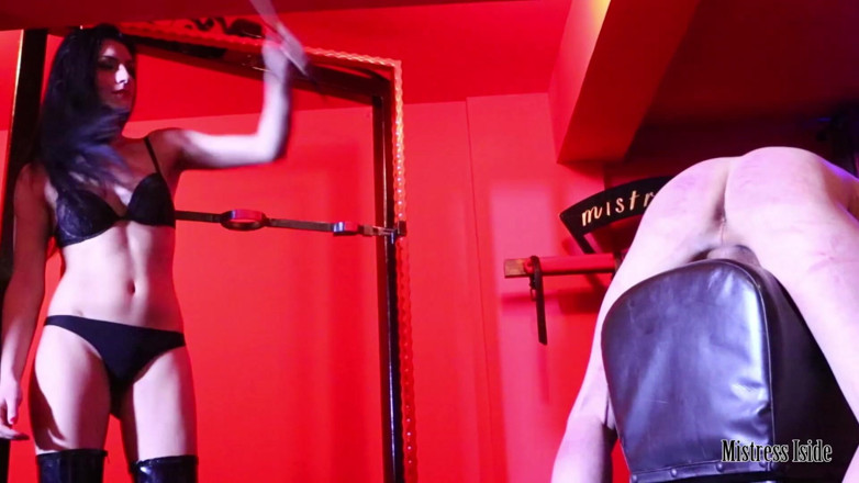 Mistress Iside: Padrona Iside - trattamento