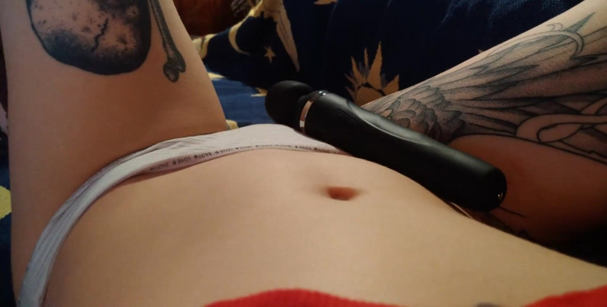HellENXxOo: Scuturând un orgasm feminin real