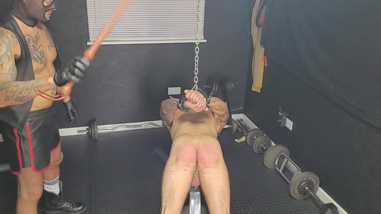 Sexydick: Sub braucht eine gute bestrafung