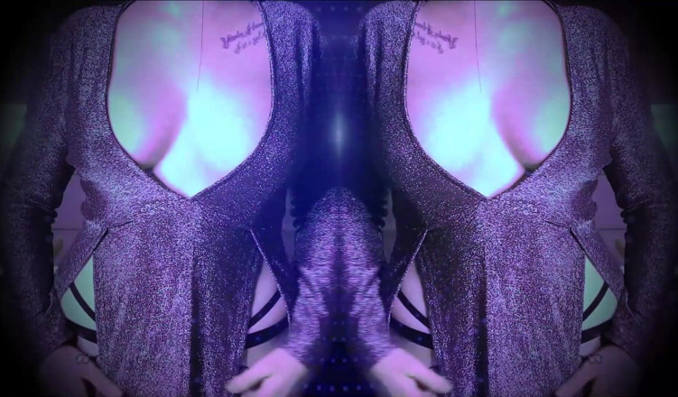Goddess Misha Goldy: Reprogrammation envoûtante ! Je vais t'apprendre à jouir anal ! (Effets spéciaux ajoutés)