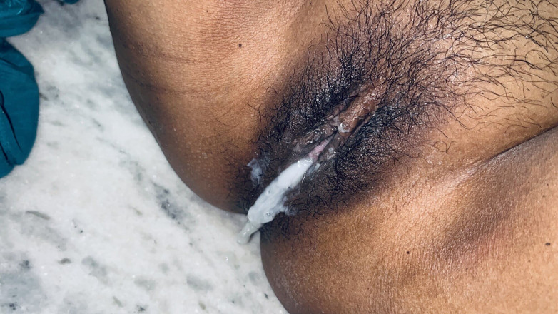 NeelamBhabhi: Hintli kadın spermle sikişiyor