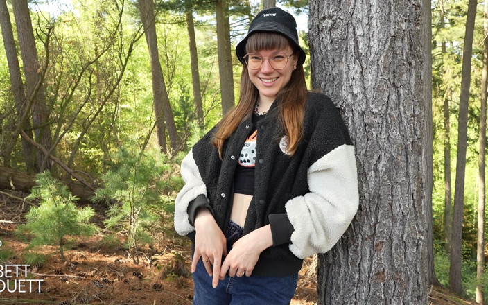 BettDuett: Strip-tease en plein air pendant la saison estivale !
