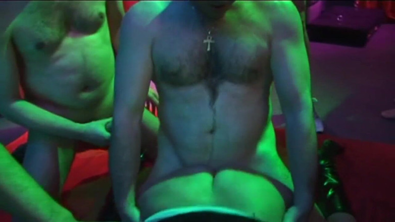 EroticEntertainment.Club: Bağlı olgun hatun yoğun yumruk sokma eylemiyle genişliyor
