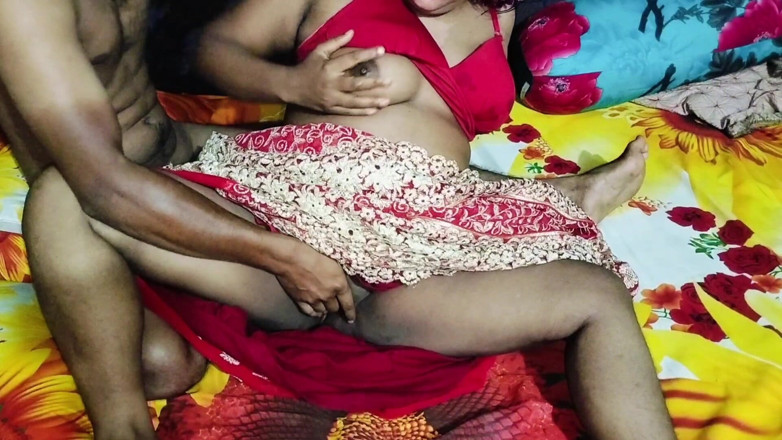 Sexybou69: Desi Vhabi Hard Fucking and Dirty Talking with Her Boyfriend.