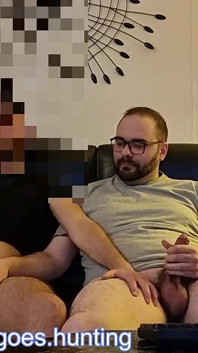 Heterosexual curioso mejor amigo se pone juguetón