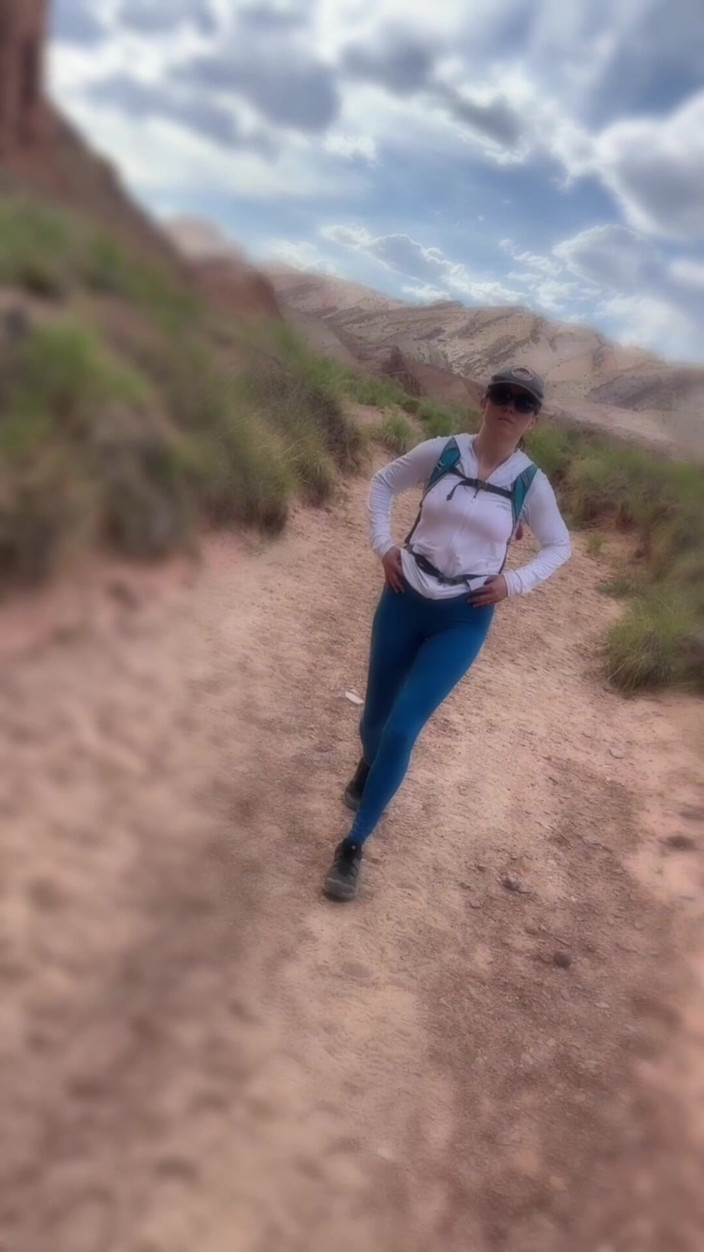 Bigmax8inch: Tetas mostrando en las montañas salvajes de Kirguistán - aventura audaz,...