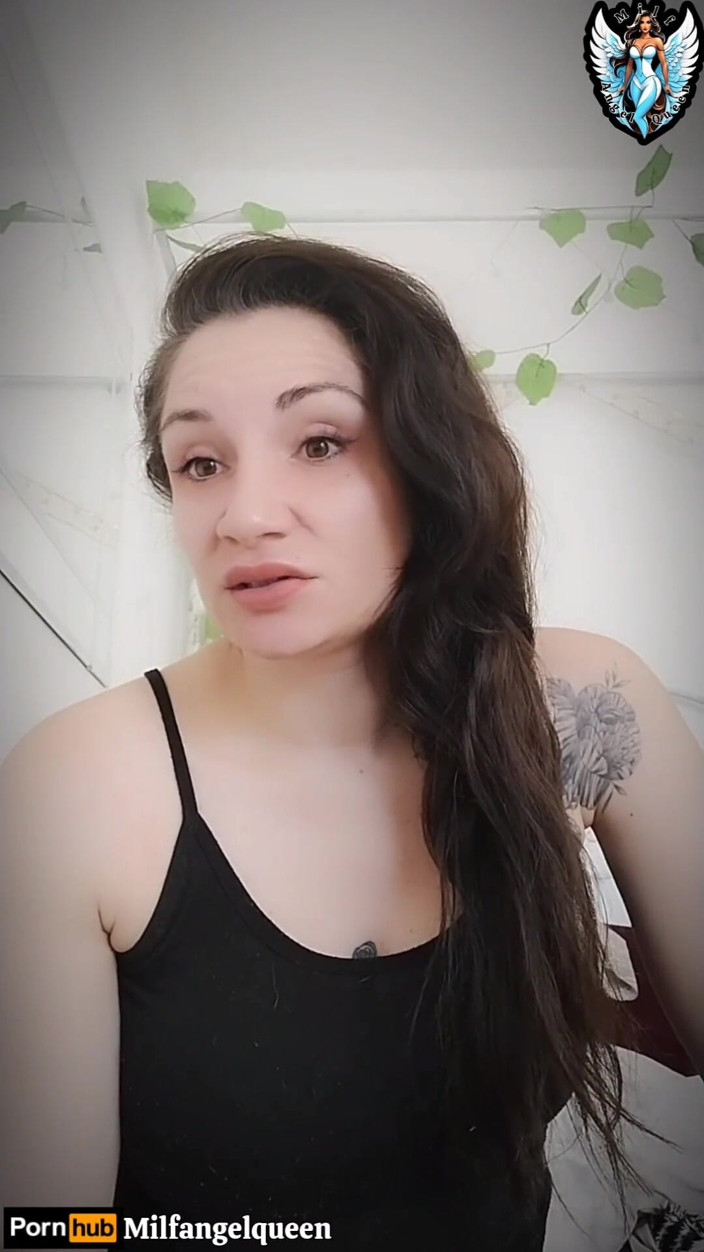 AngelQueen: Запитайте мене про твій член чи маленький член