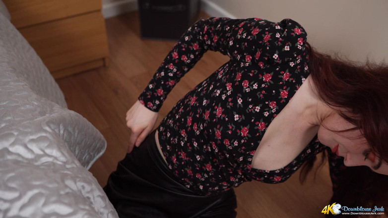 DownblouseJerk: Perky Propíchnutá prsa - JOI