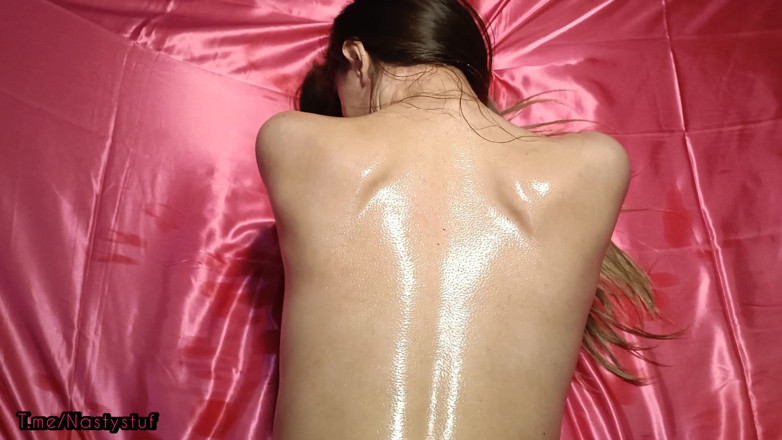 Nastystuf Girl: Mama vitregă asiatică adoră futaiul în cur. Anal uleios pe la...
