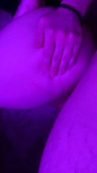 Juicy Girl Wants a Big Dick in Her Wet Pussy