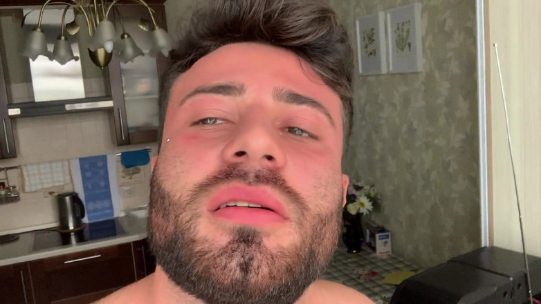 Maximus Barmin: Café et douche