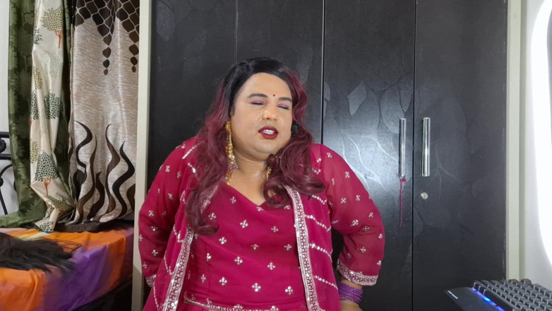 Indiansissychubby: MILF Couger Sissy Nella Sua Modalità Selvaggia per Il Suo...