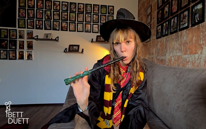 BettDuett: Baise avec Hermione excitée !