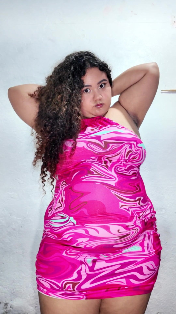 Pamela Panda: J’essaye des vêtements neufs devant mon copain.