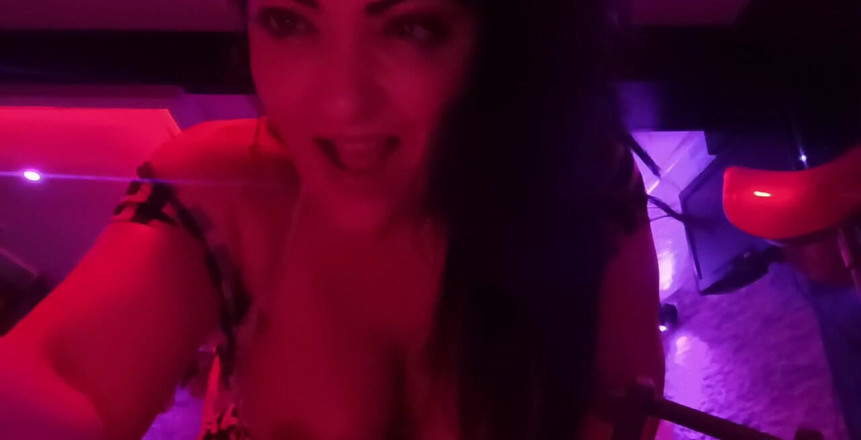 Mary Rider Pornstar: Ontdek wat er gaat gebeuren in een rossekamer